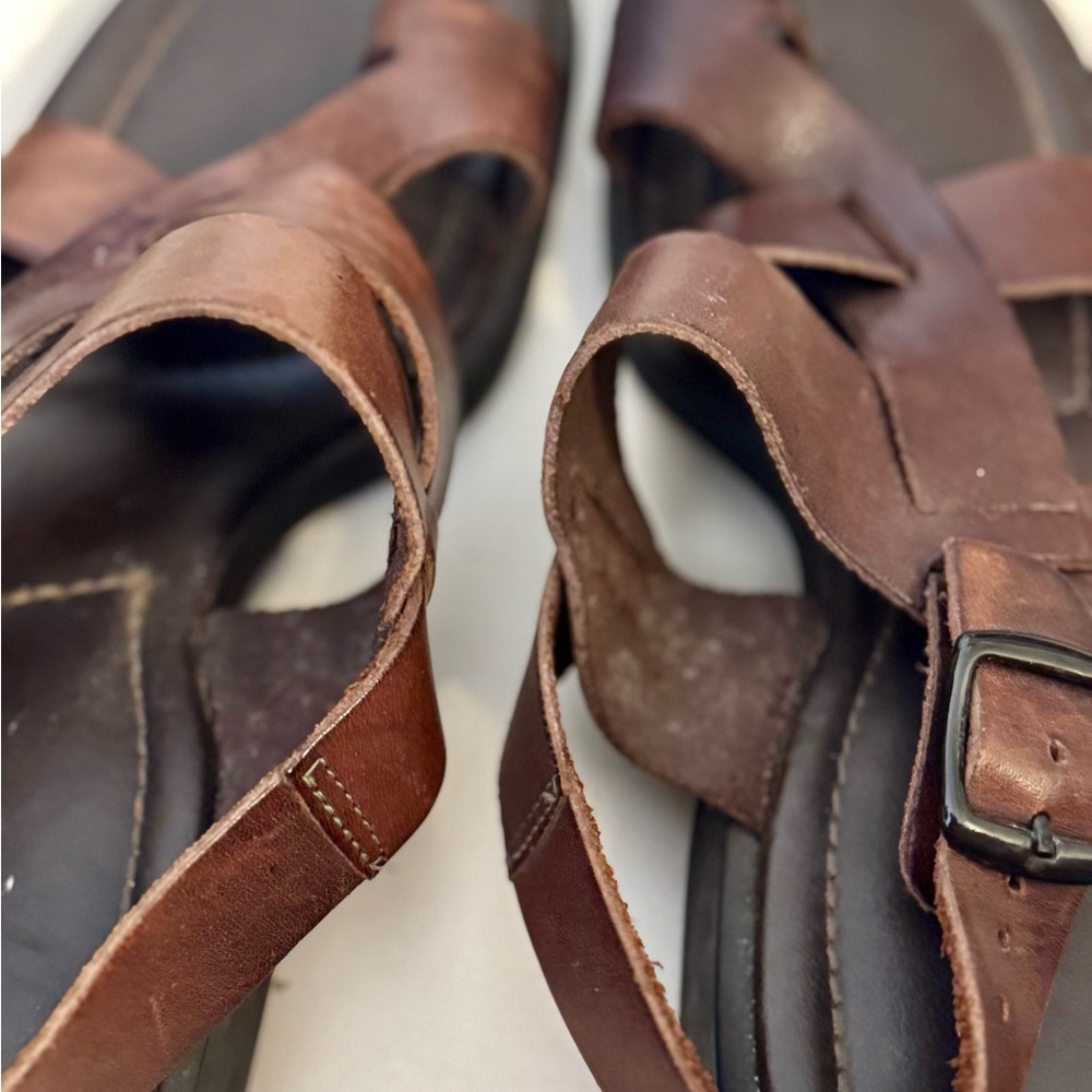 AEROSOLES Dark Brown Leather Crossover Strap Sandals - Picture 2 of 4